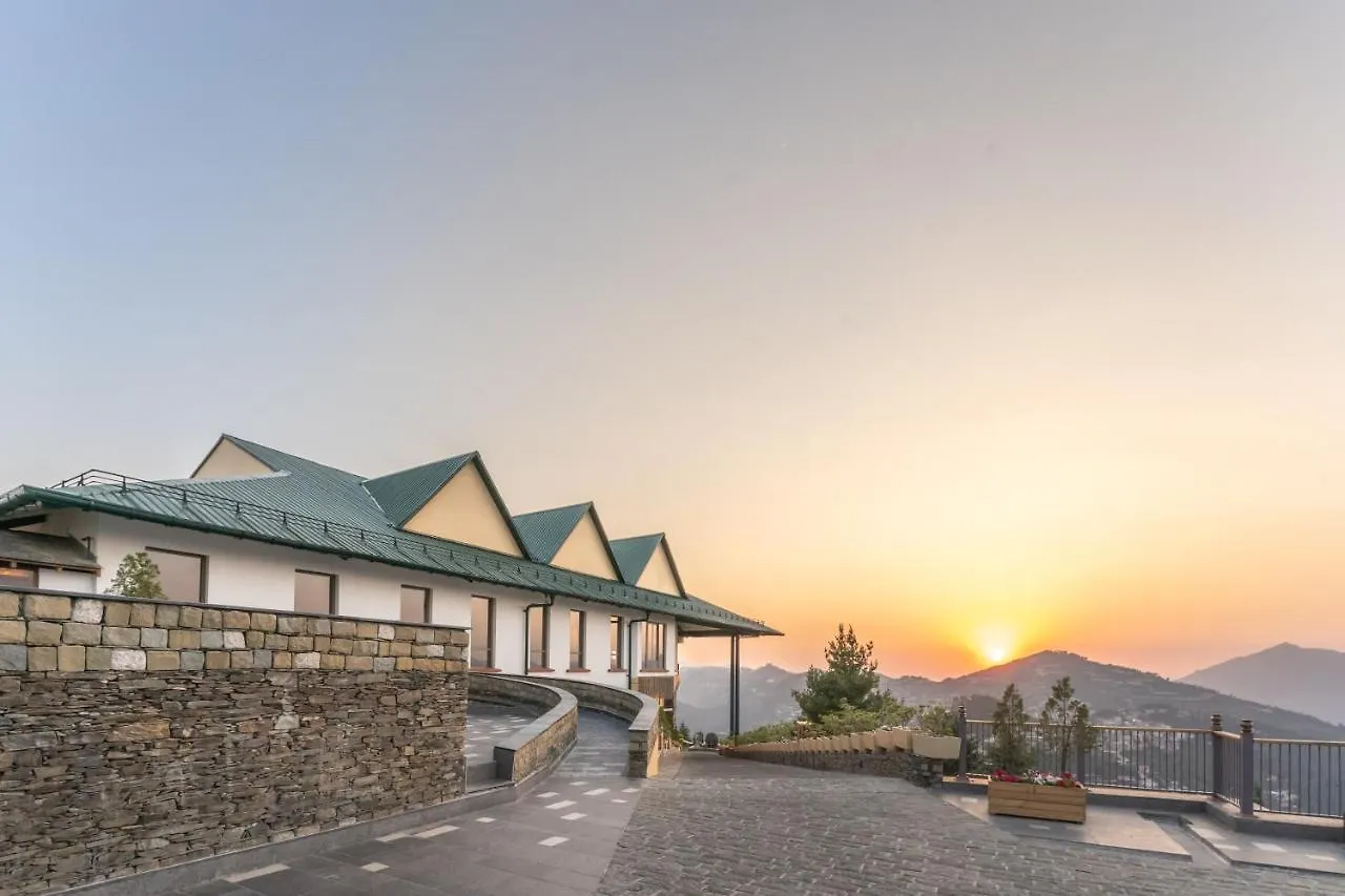 *****  Taj Theog Resort & Spa Шимла Индия